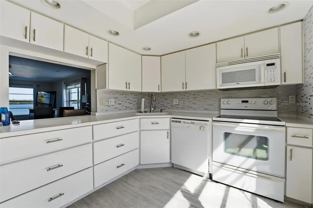 4440 EXETER DRIVE #106 Longboat Key, FL 34228