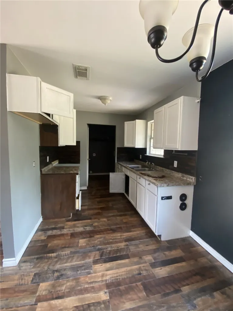 909 Range Street Alice, TX 78332