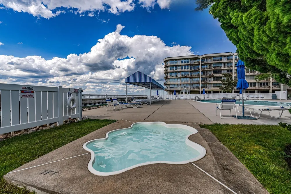 500 Bay Ave Ocean City, NJ 08226