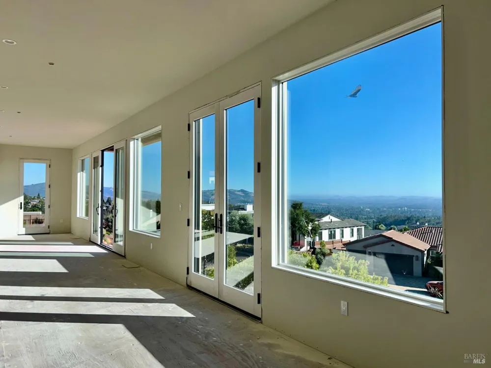 3853 Royal Manor Place Santa Rosa, CA 95404