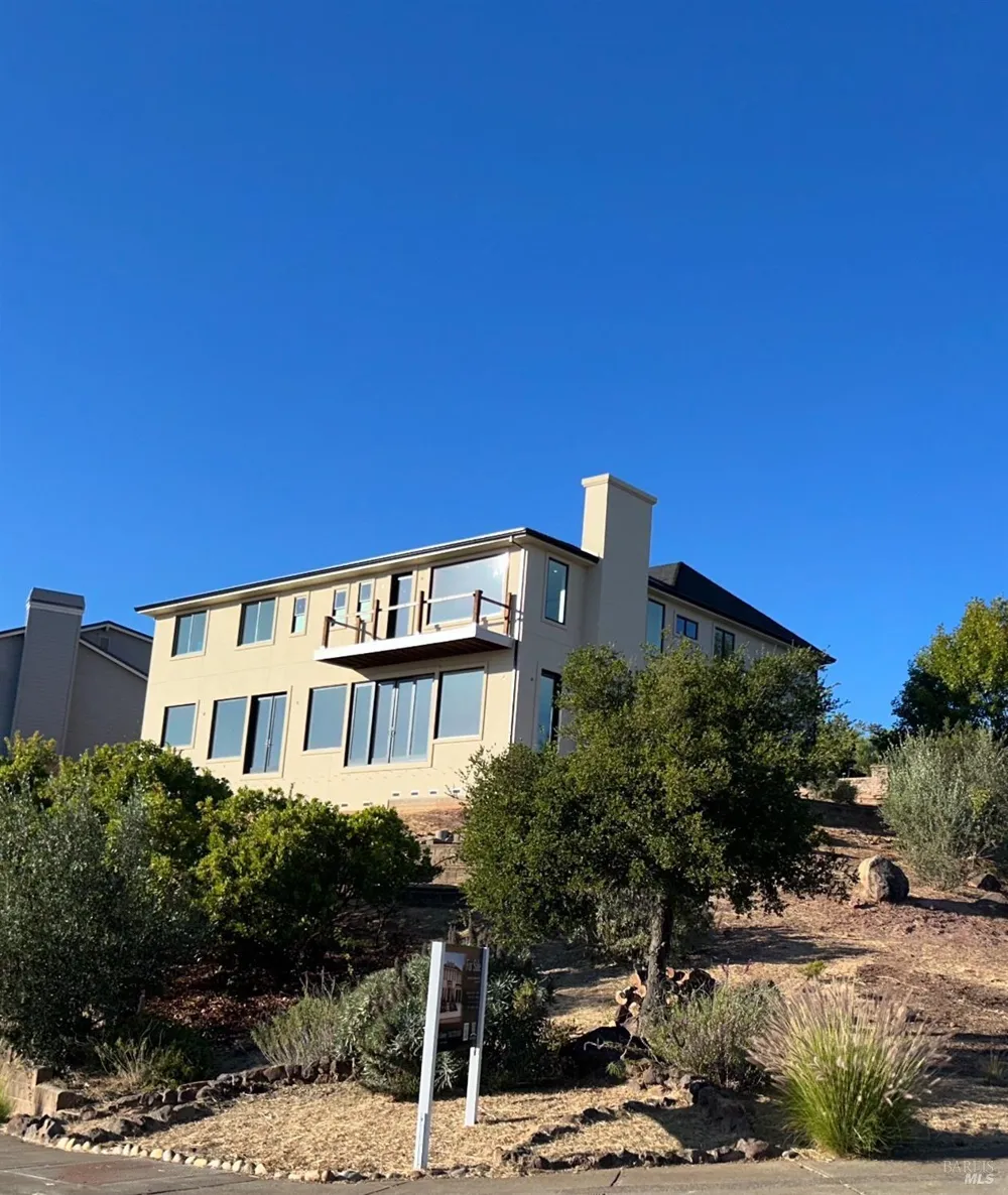 3853 Royal Manor Place Santa Rosa, CA 95404