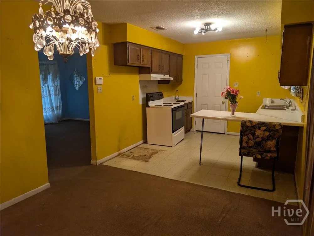 2132 Hart Avenue Savannah, GA 31405