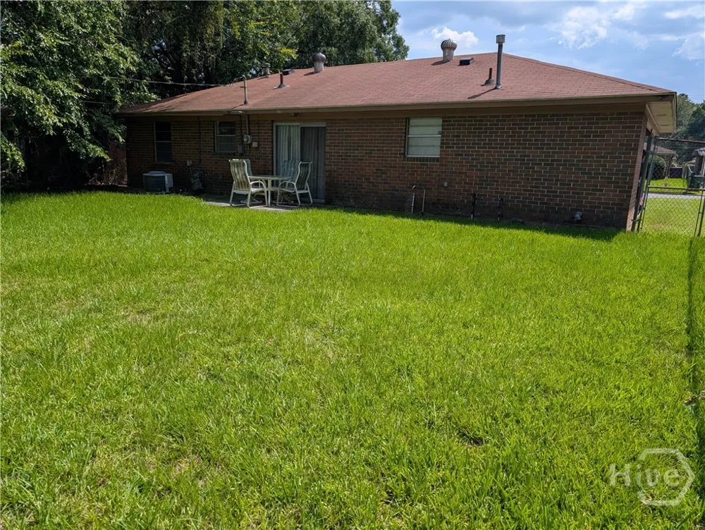 2132 Hart Avenue Savannah, GA 31405