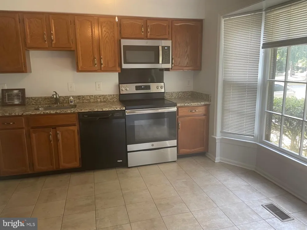 5405 NEW LONDON PARK DRIVE Fairfax, VA 22032