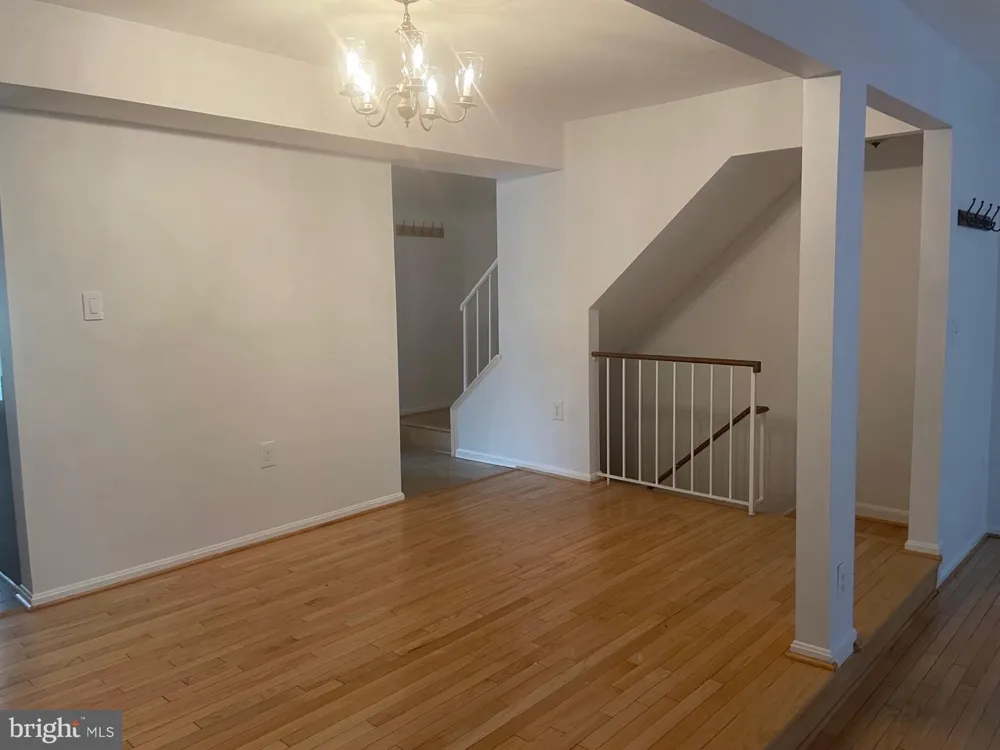 5405 NEW LONDON PARK DRIVE Fairfax, VA 22032
