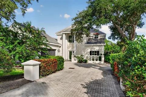 226 SAINT JAMES PARK