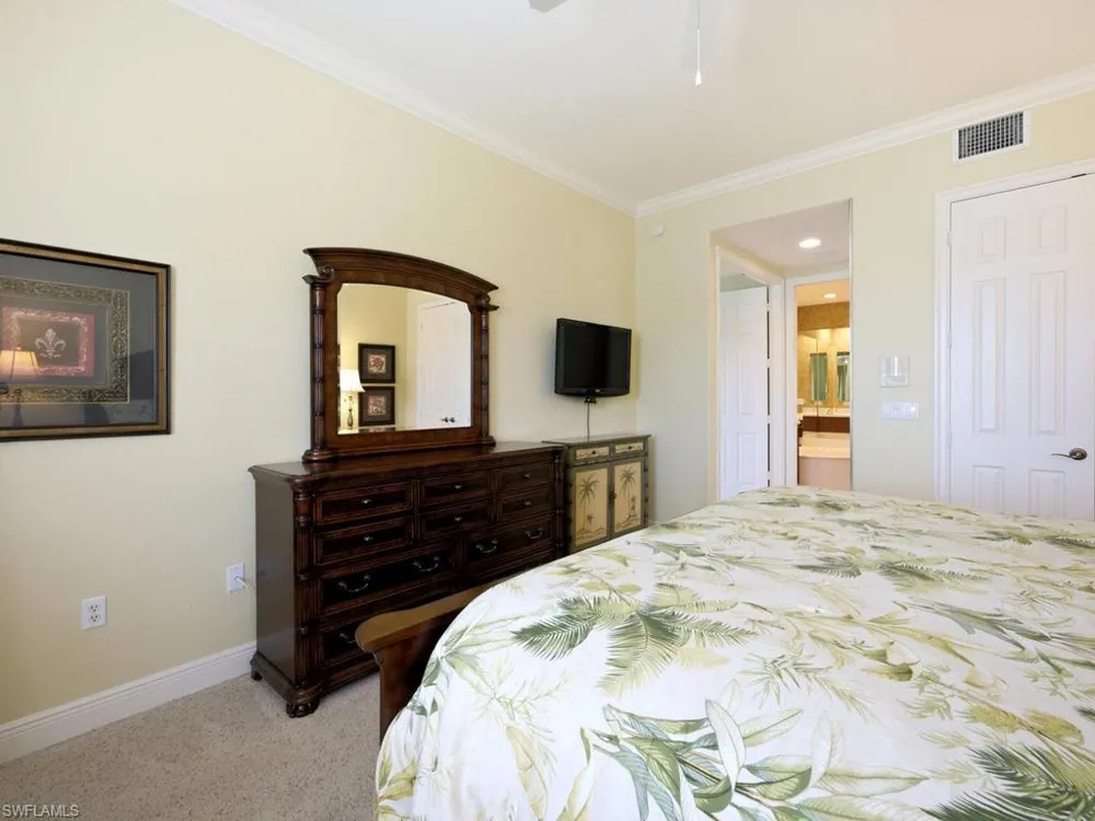 7877 Hawthorne Drive #102 Naples, FL 34113