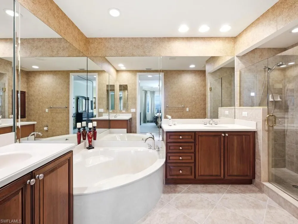 7877 Hawthorne Drive #102 Naples, FL 34113