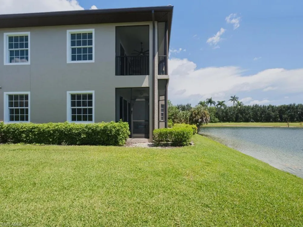 7877 Hawthorne Drive #102 Naples, FL 34113