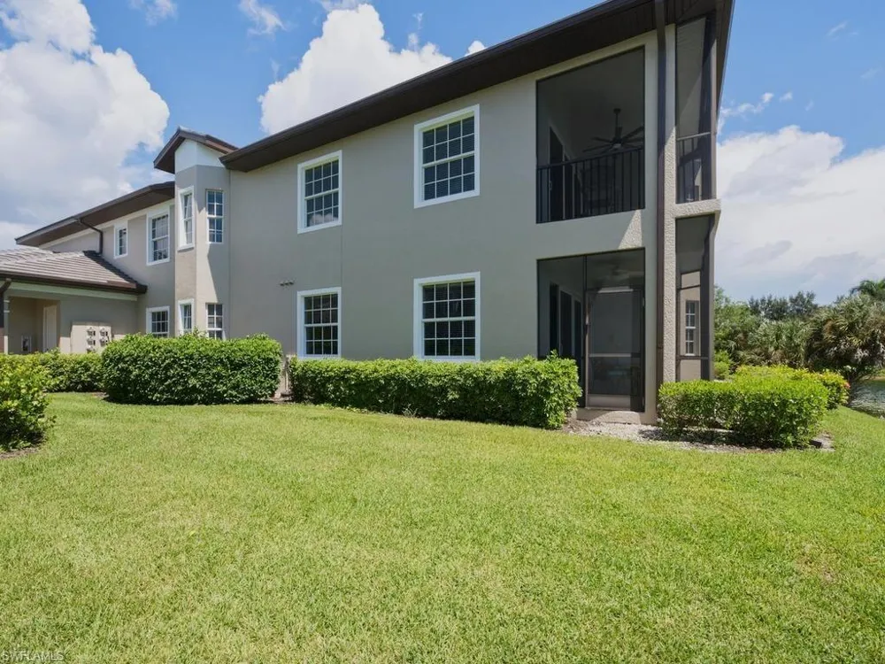 7877 Hawthorne Drive #102 Naples, FL 34113