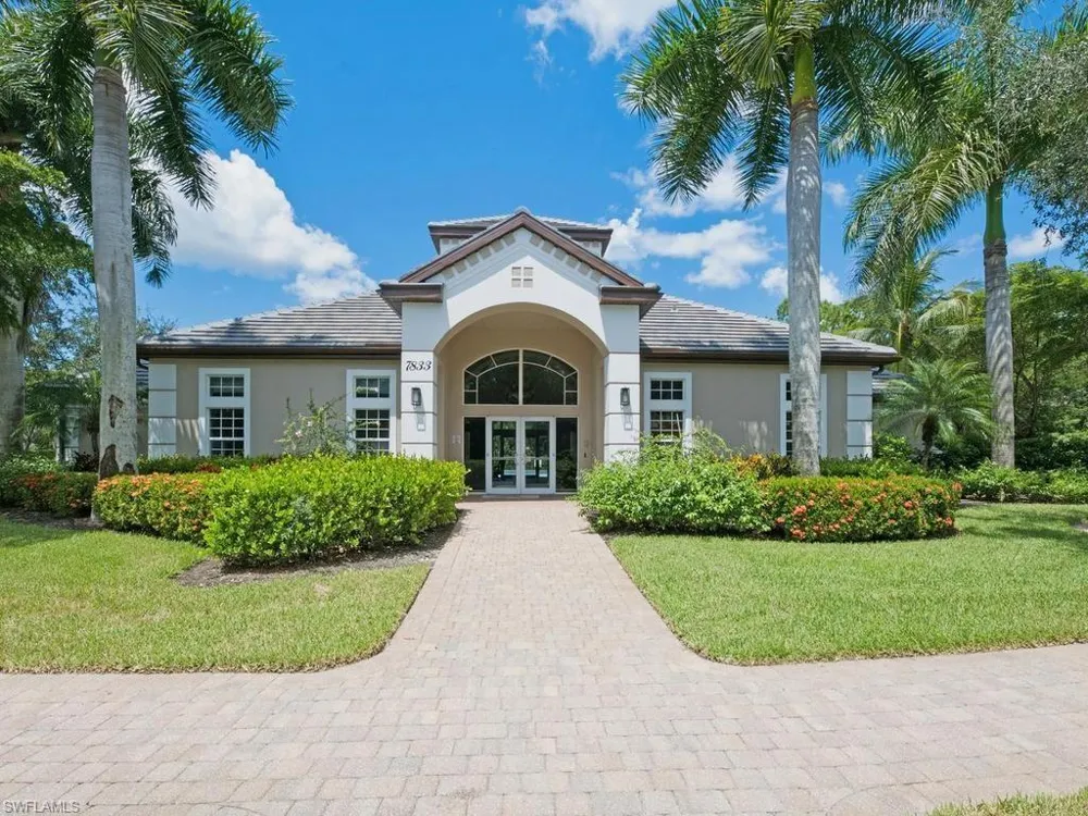 7877 Hawthorne Drive #102 Naples, FL 34113