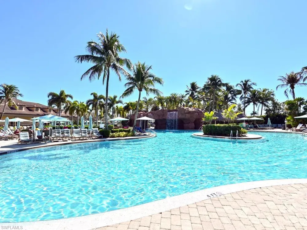 7877 Hawthorne Drive #102 Naples, FL 34113