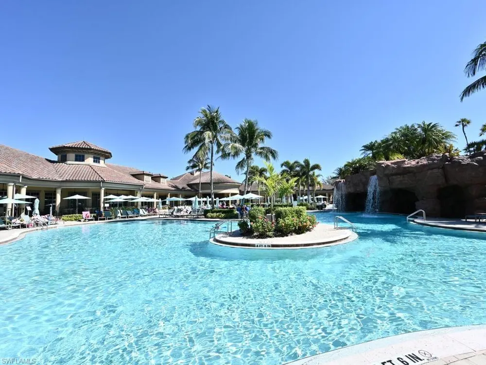 7877 Hawthorne Drive #102 Naples, FL 34113
