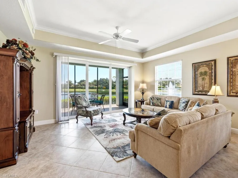 7877 Hawthorne Drive #102 Naples, FL 34113