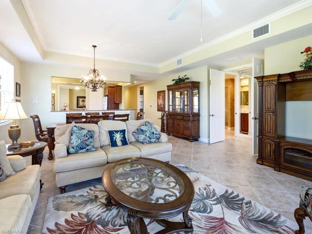 7877 Hawthorne Drive #102 Naples, FL 34113