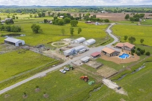2781 Franklin Pike Lewisburg, TN 37091