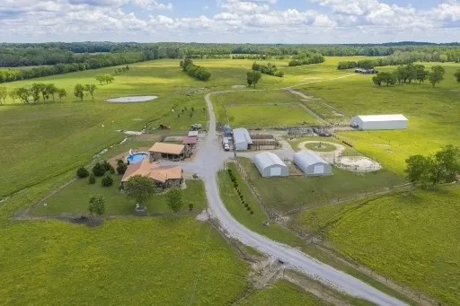 2781 Franklin Pike Lewisburg, TN 37091