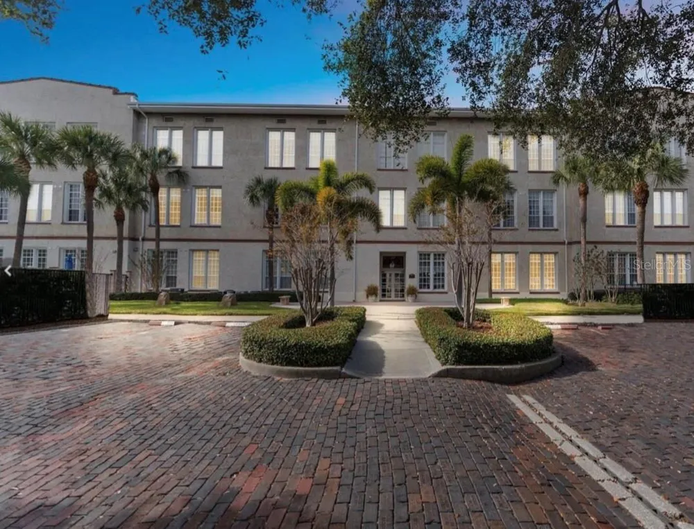 701 MIRROR LAKE DRIVE #317 St Petersburg, FL 33701