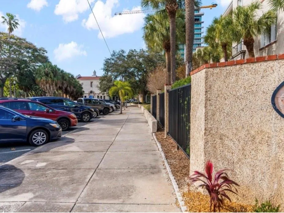 701 MIRROR LAKE DRIVE #317 St Petersburg, FL 33701