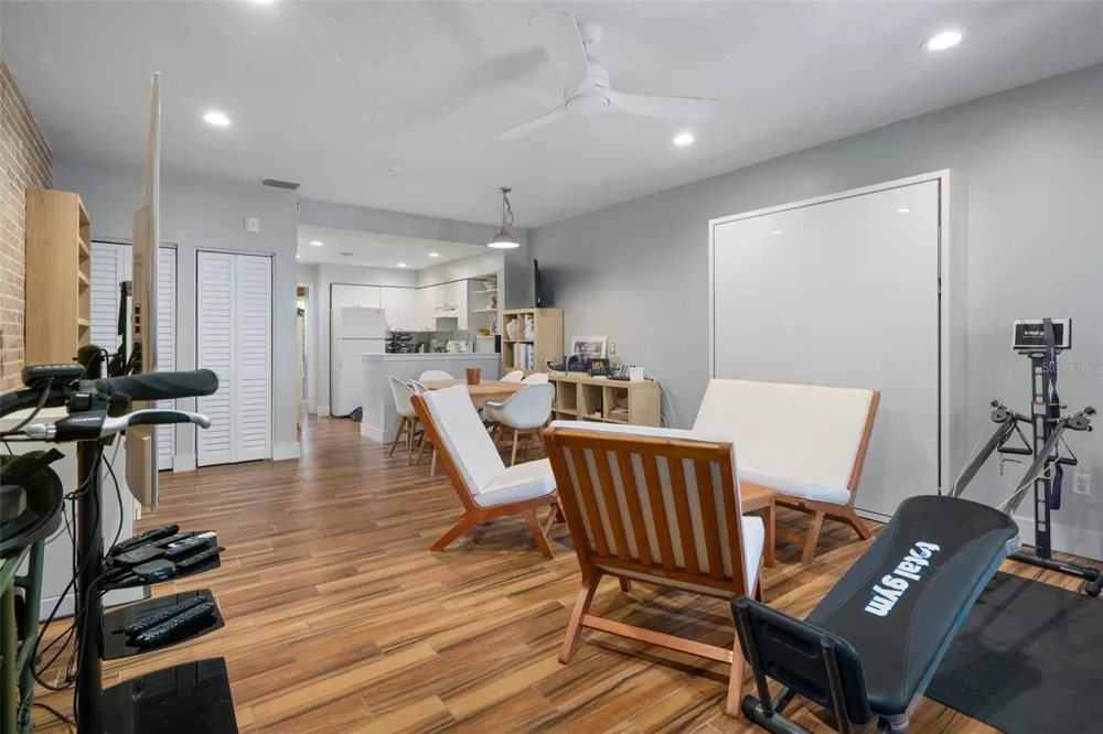 701 MIRROR LAKE DRIVE #317 St Petersburg, FL 33701