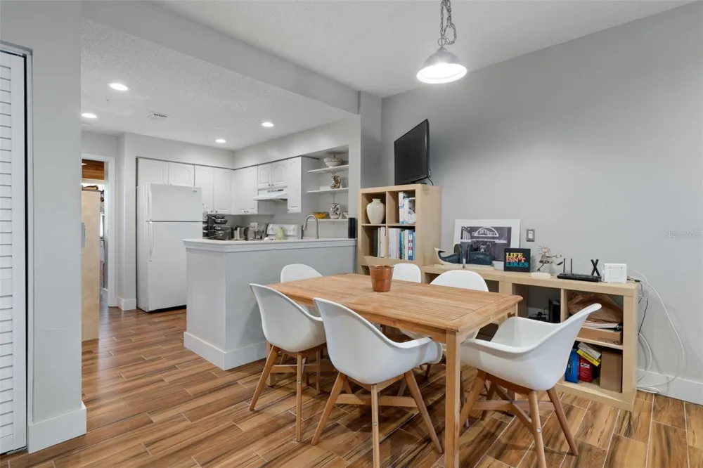 701 MIRROR LAKE DRIVE #317 St Petersburg, FL 33701