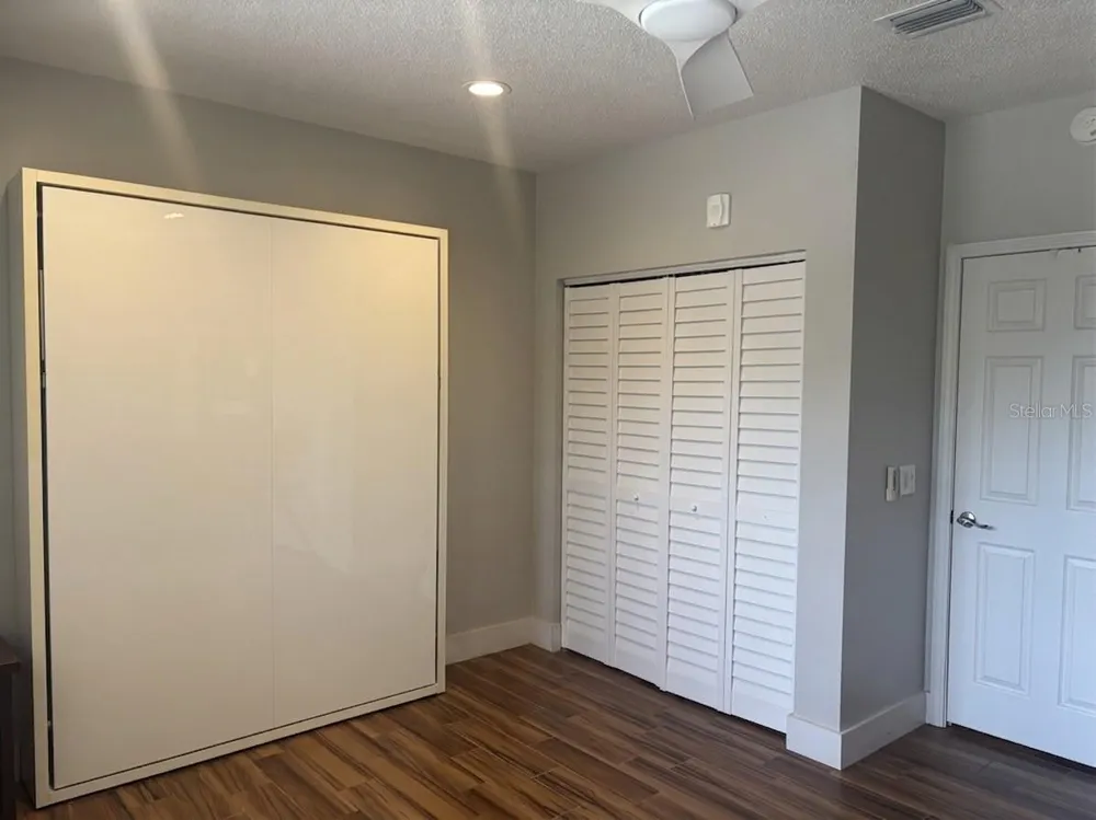 701 MIRROR LAKE DRIVE #317 St Petersburg, FL 33701