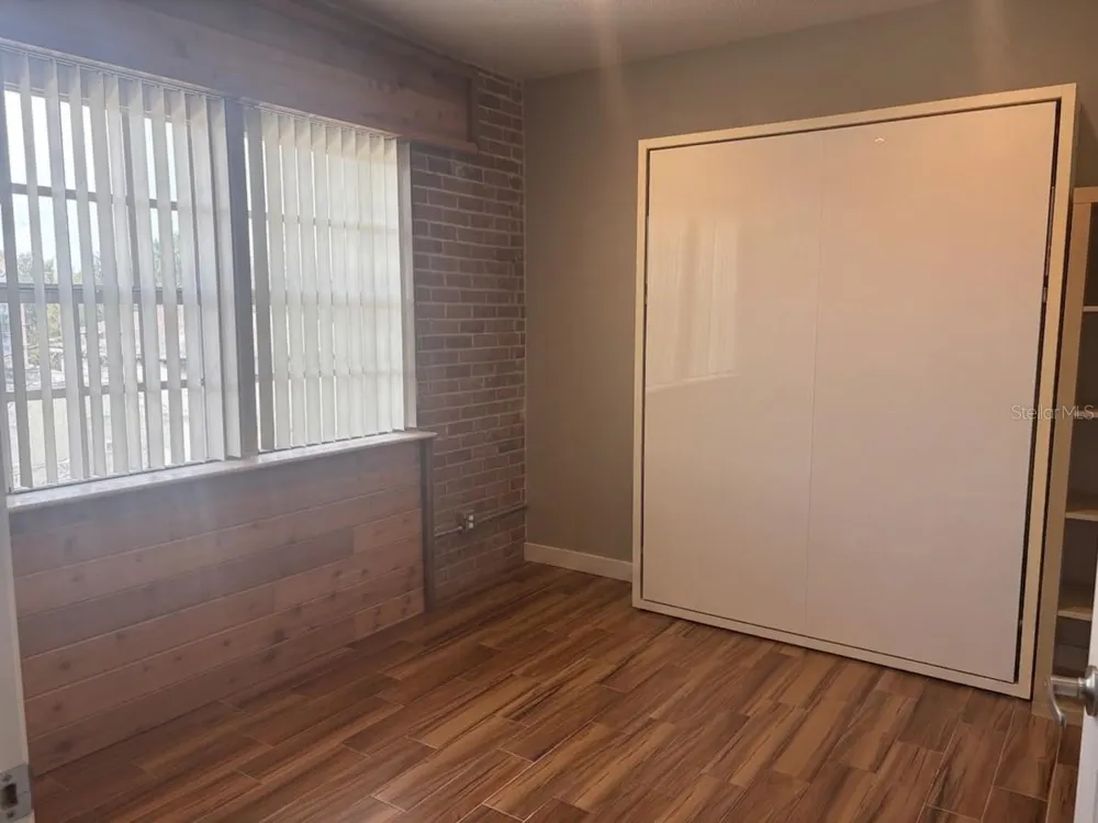 701 MIRROR LAKE DRIVE #317 St Petersburg, FL 33701