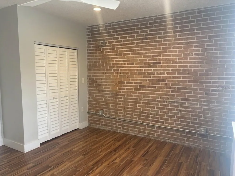 701 MIRROR LAKE DRIVE #317 St Petersburg, FL 33701