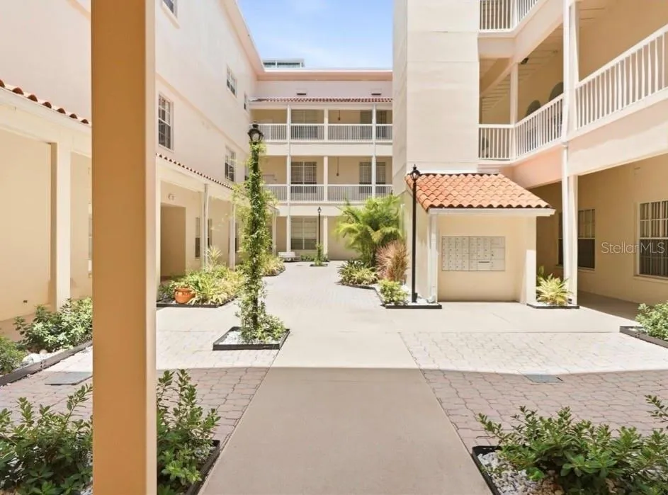 701 MIRROR LAKE DRIVE #317 St Petersburg, FL 33701