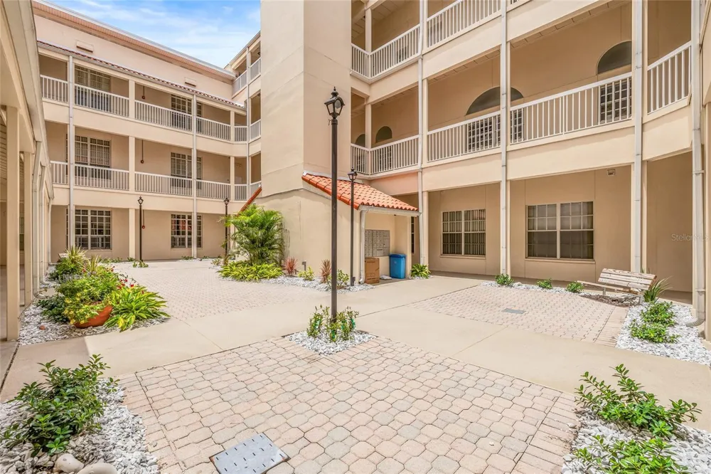 701 MIRROR LAKE DRIVE #317 St Petersburg, FL 33701