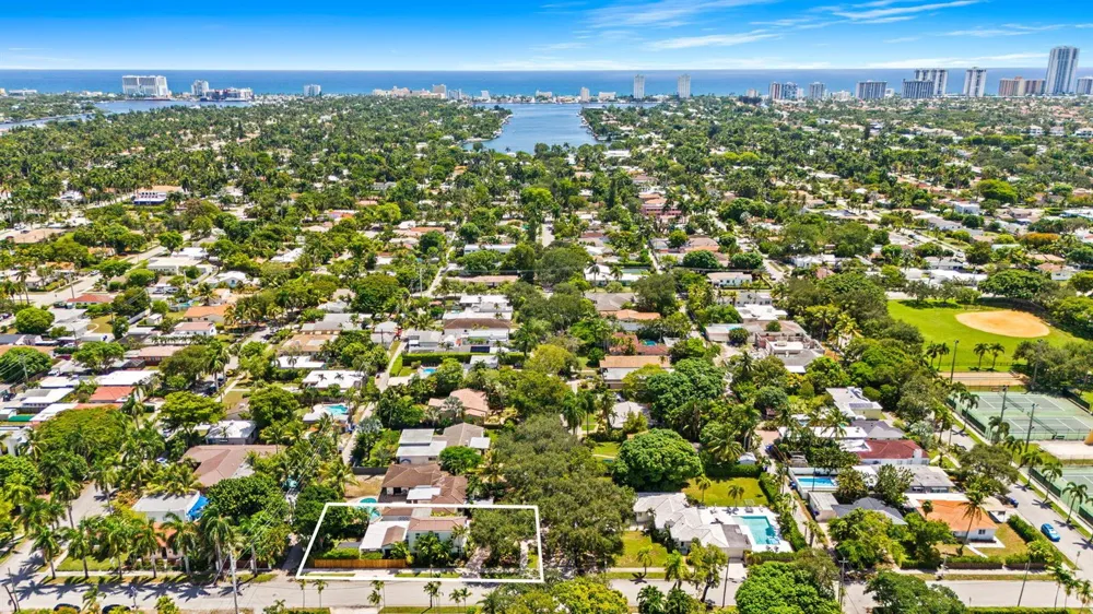 1555 MONROE STREET Hollywood, FL 33020