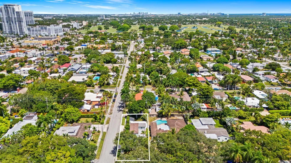 1555 MONROE STREET Hollywood, FL 33020