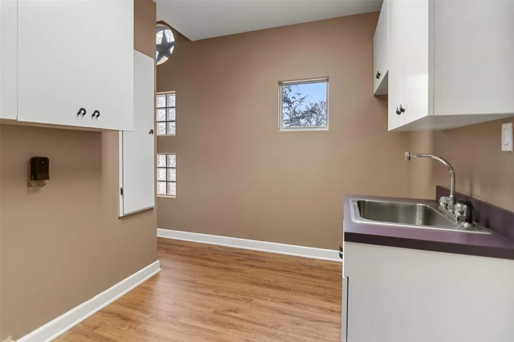 2524 S Robinson Drive Robinson, TX 76706
