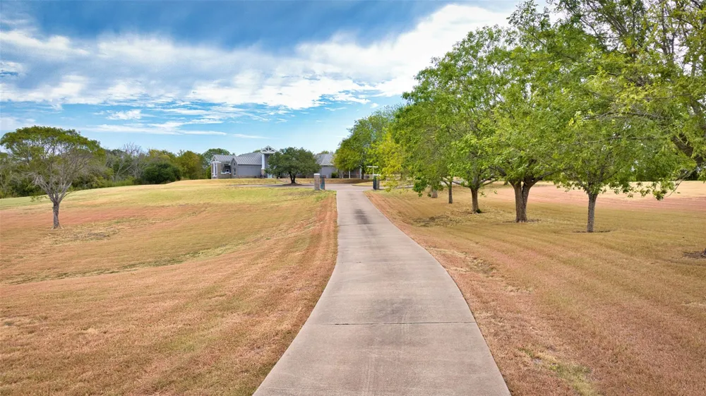 2524 S Robinson Drive Robinson, TX 76706