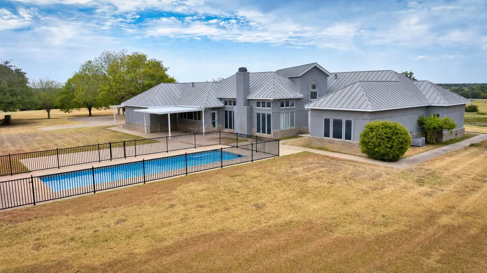 2524 S Robinson Drive Robinson, TX 76706