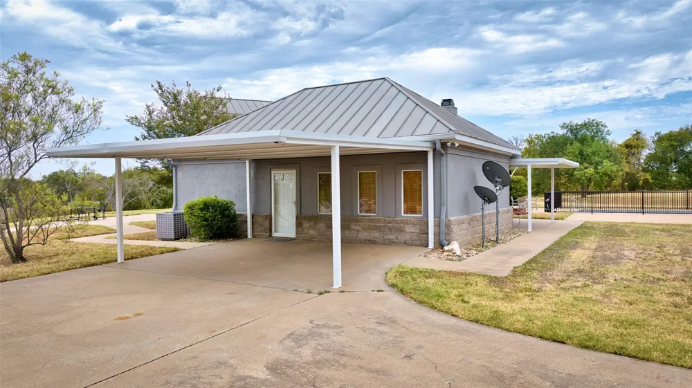 2524 S Robinson Drive Robinson, TX 76706
