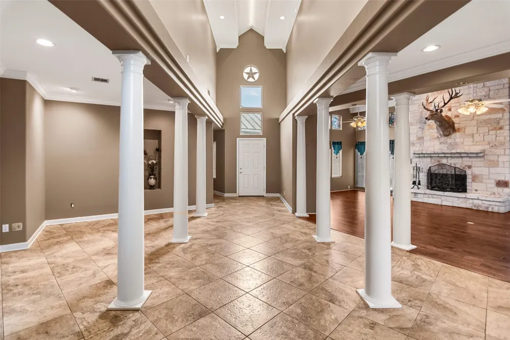 2524 S Robinson Drive Robinson, TX 76706