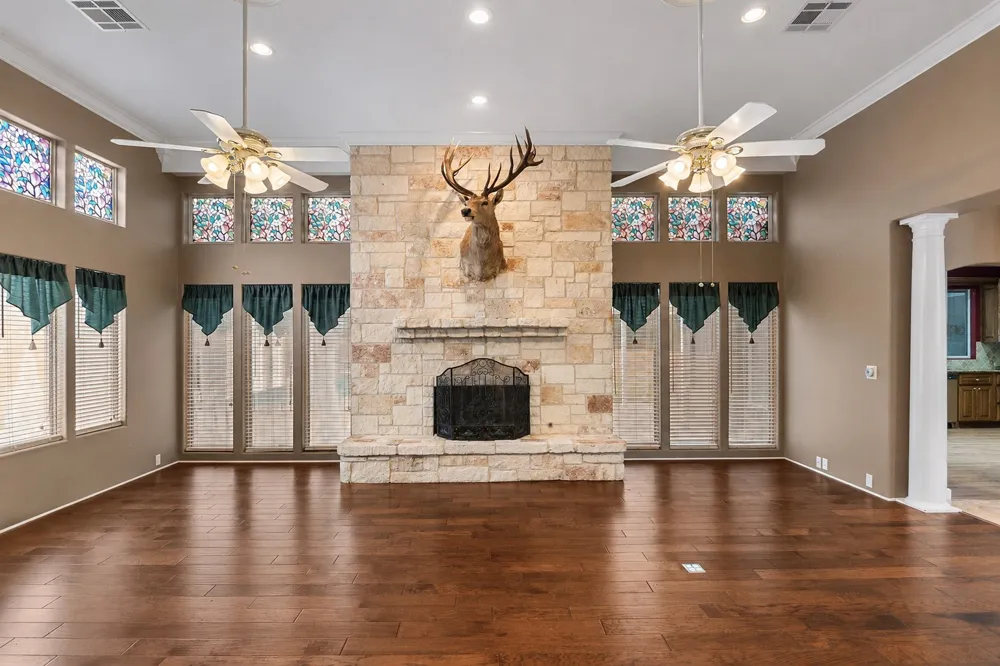 2524 S Robinson Drive Robinson, TX 76706