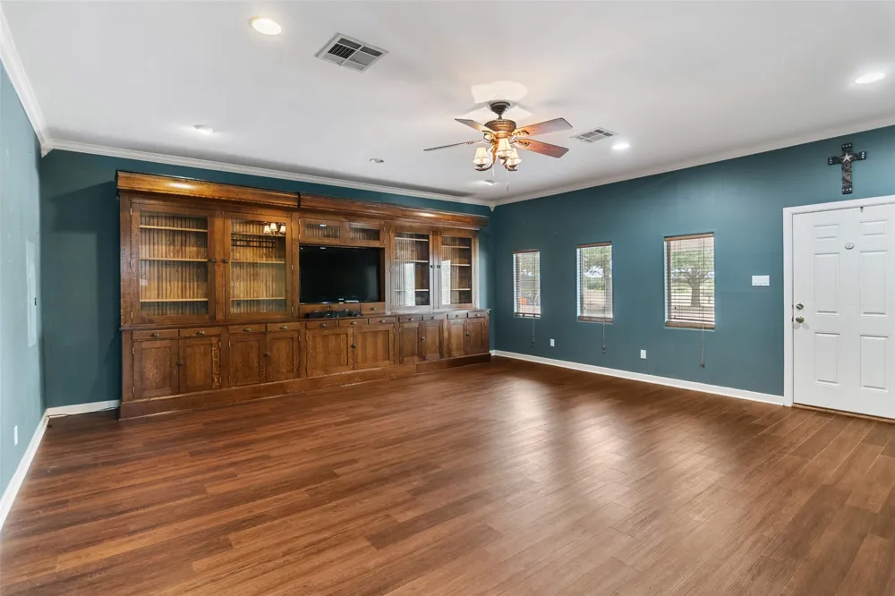 2524 S Robinson Drive Robinson, TX 76706