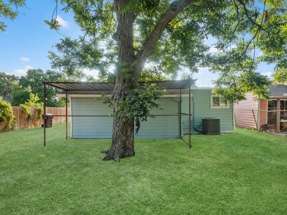 114 Weldon Street South Houston, TX 77587