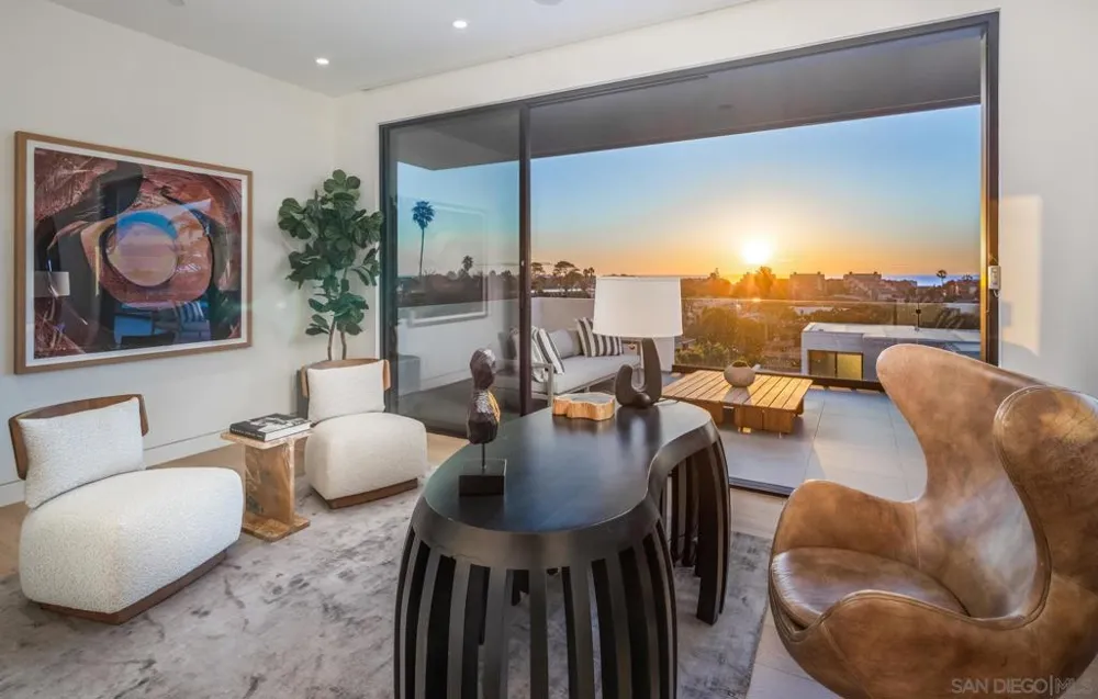 521 S Rios Ave Solana Beach, CA 92075