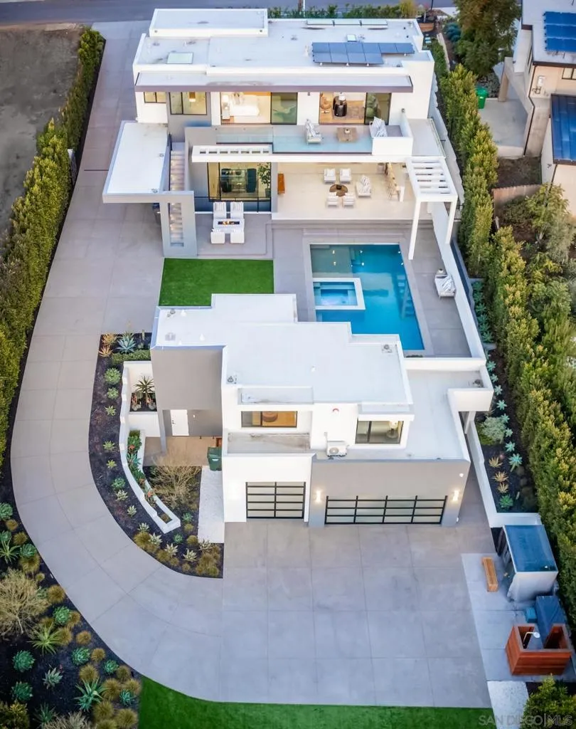 521 S Rios Ave Solana Beach, CA 92075