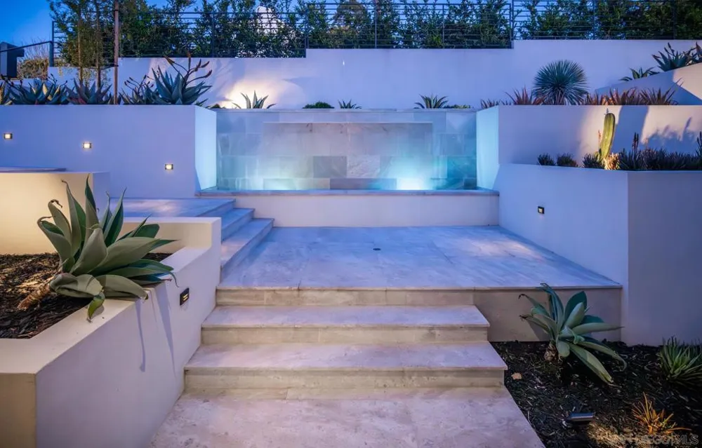 521 S Rios Ave Solana Beach, CA 92075