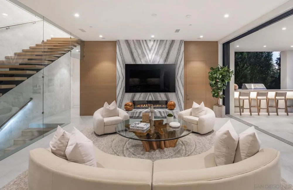 521 S Rios Ave Solana Beach, CA 92075