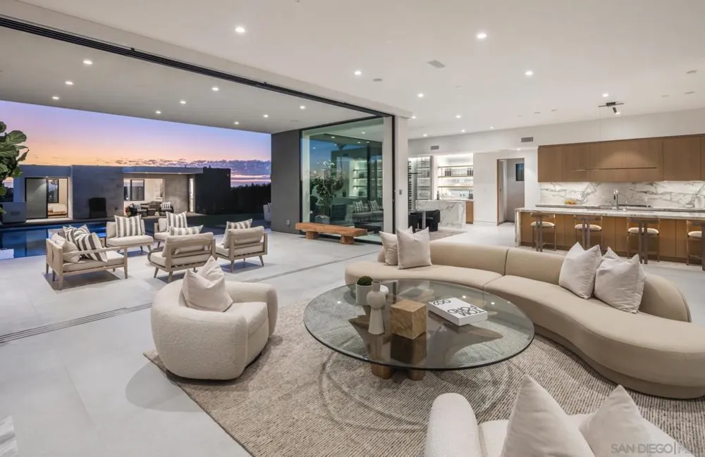521 S Rios Ave Solana Beach, CA 92075
