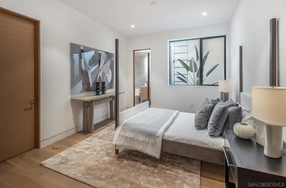 521 S Rios Ave Solana Beach, CA 92075