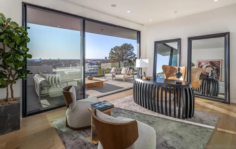 521 S Rios Ave Solana Beach, CA 92075