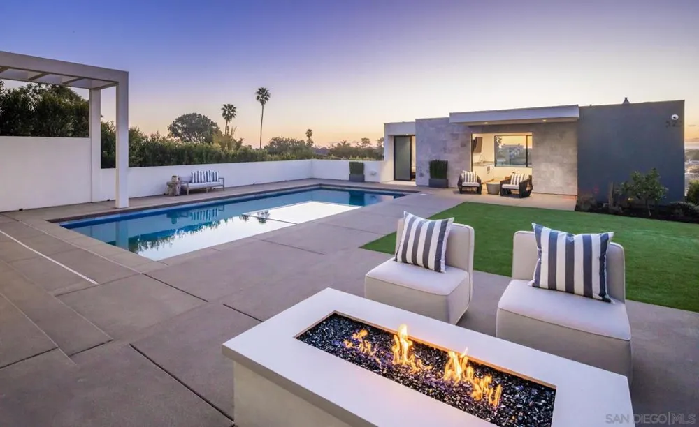 521 S Rios Ave Solana Beach, CA 92075