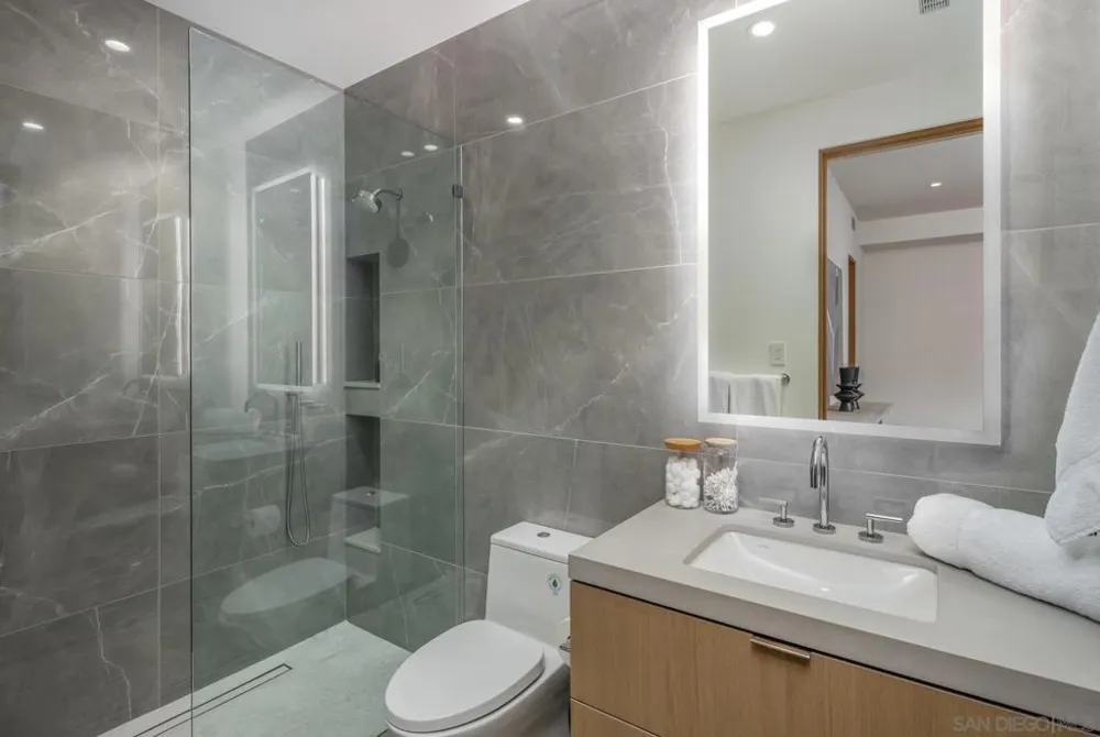 521 S Rios Ave Solana Beach, CA 92075