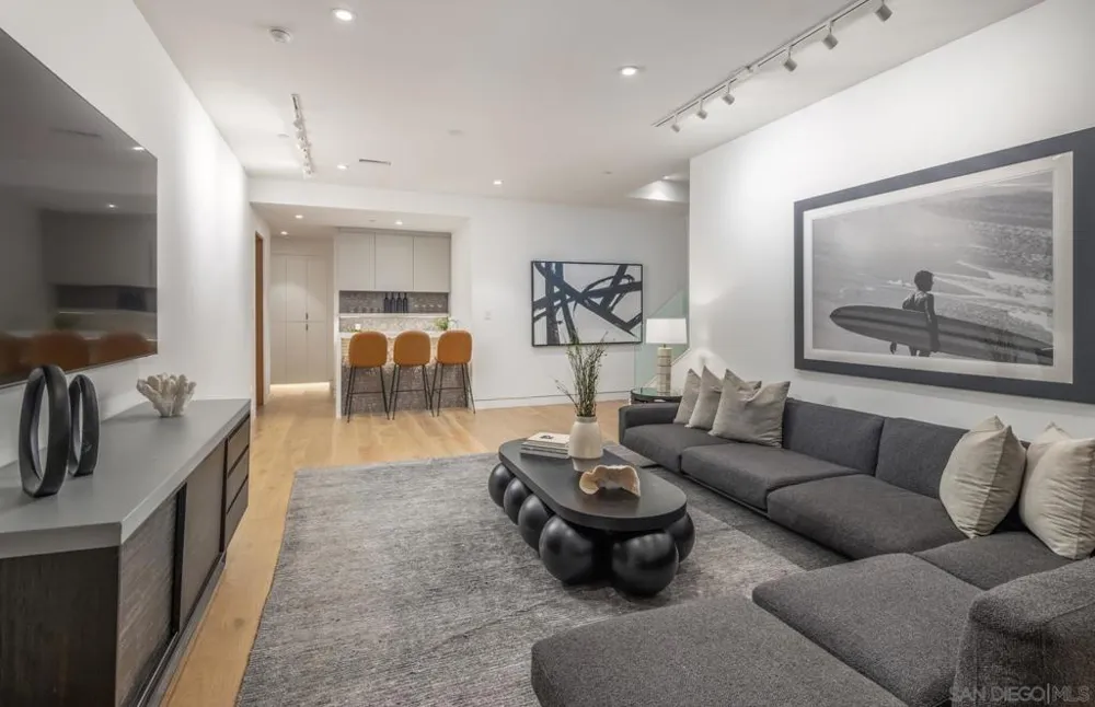 521 S Rios Ave Solana Beach, CA 92075